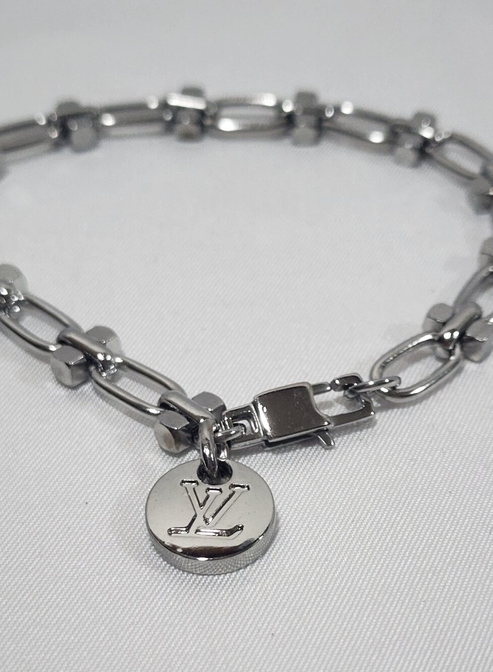Louis Vuitton LV Silver Charm Barbell Link Bracelet - Picture 4 of 8